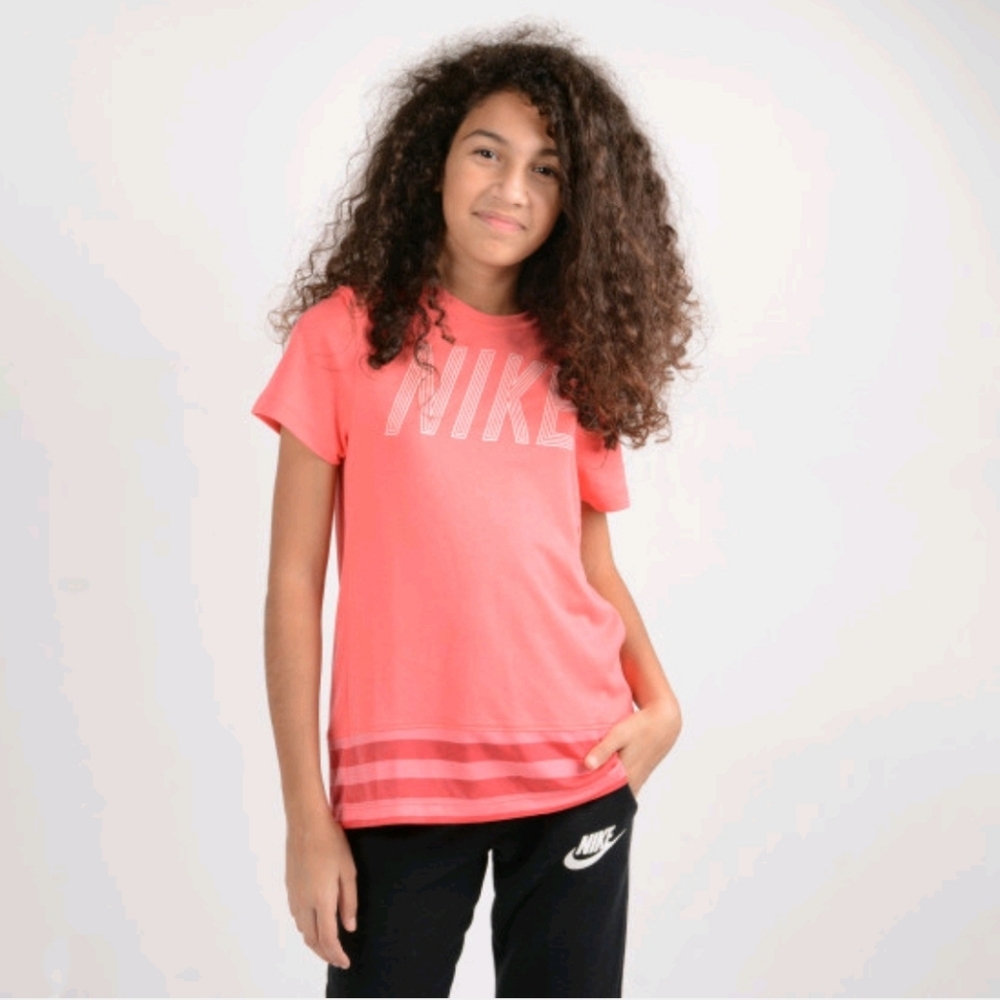 NWT Nike Girls Core GX Tshirt Sz Medium